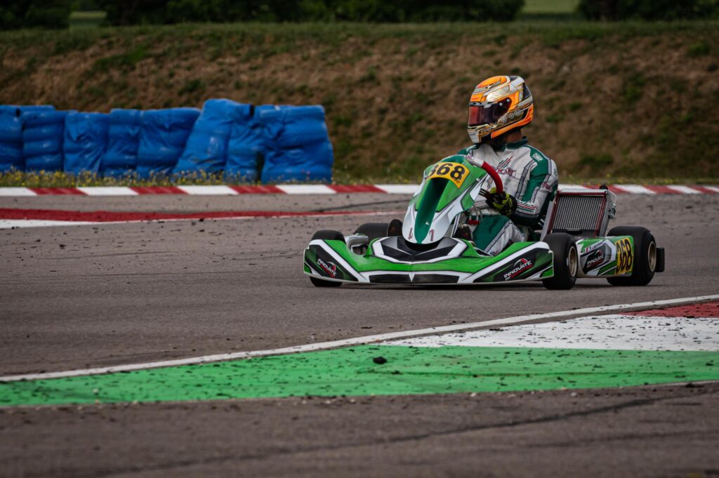 Innovate Competition Fahrer Antonio Lagrotteria im Tony Kart